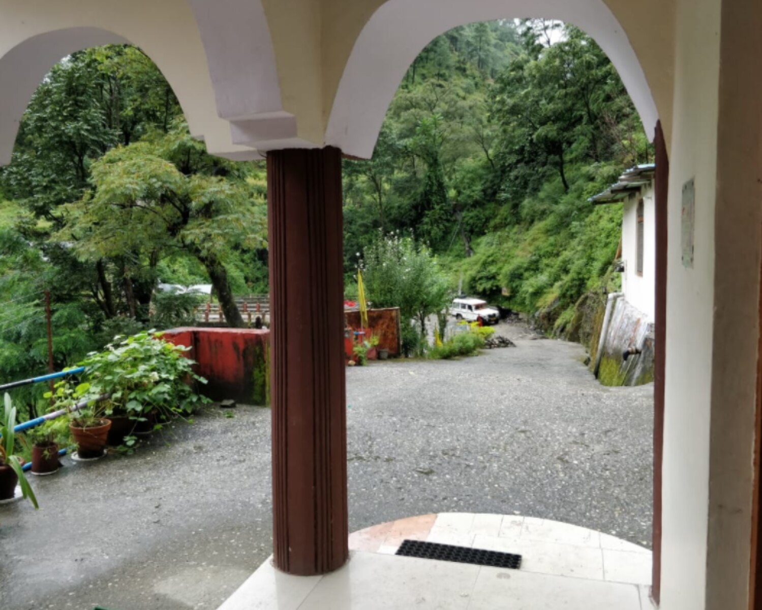 Hotel Shree Narayan - Tap to explore photos