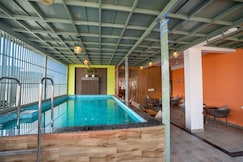 Hotel Sparkle Inn Just 400 Meters From Udaipur Railway Station, Udaipur