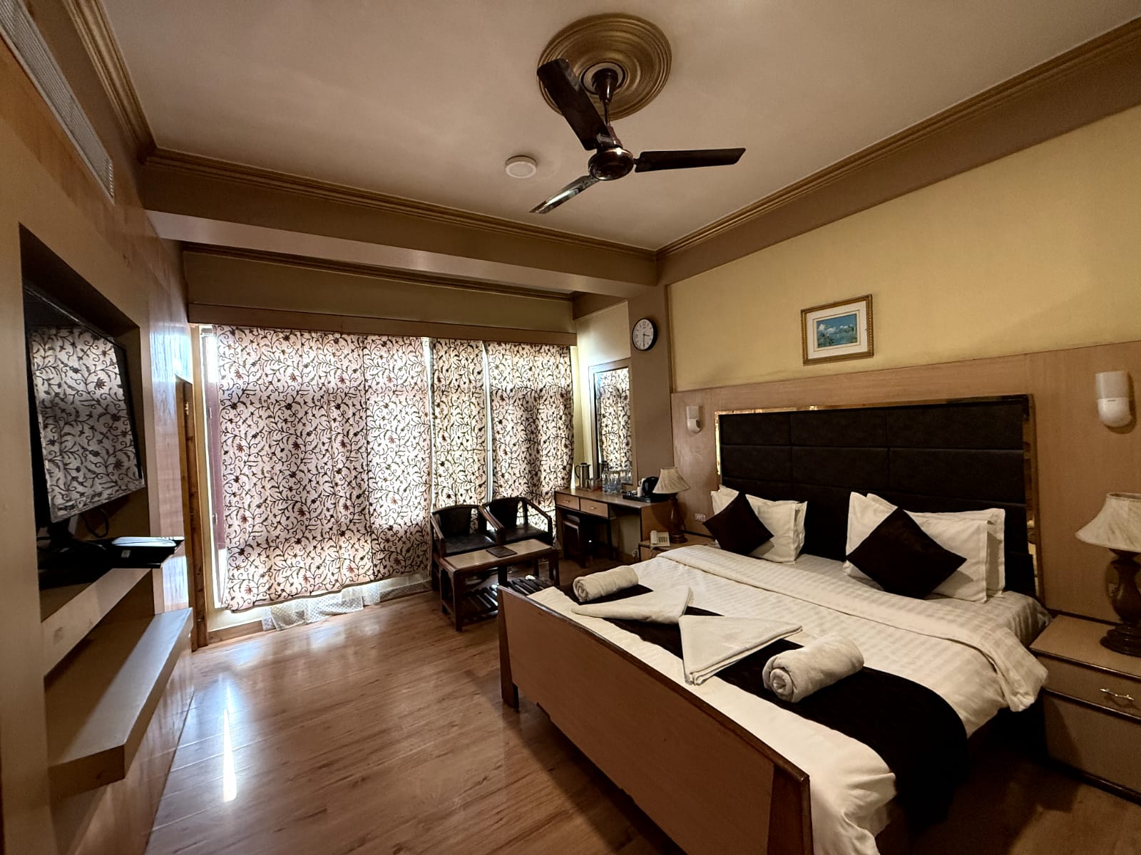 Hotel New Mamta Pure Veg Near By Dal Lake - Tap to explore photos