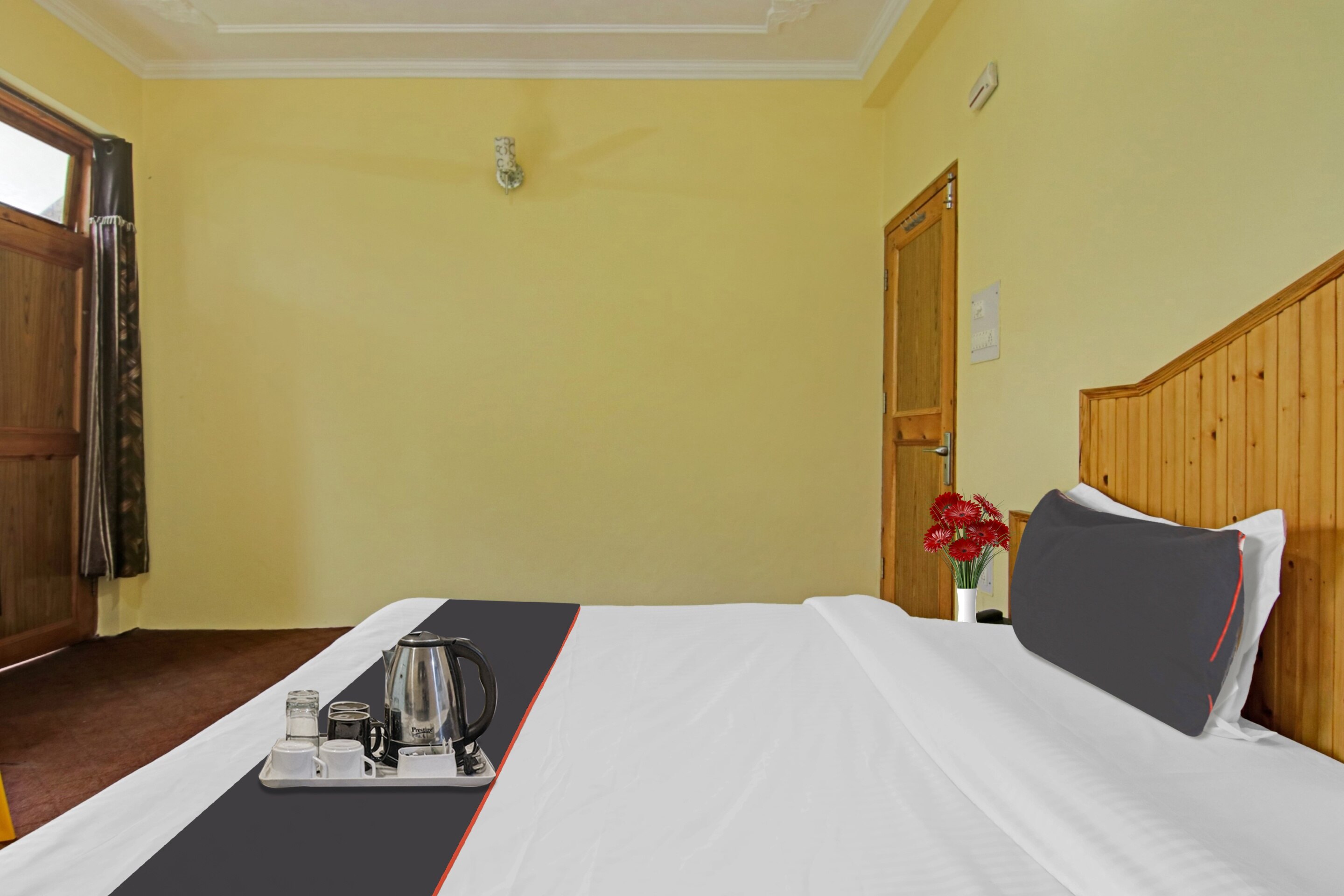 Hotel O POP Hotel Manik Palace - Tap to explore photos