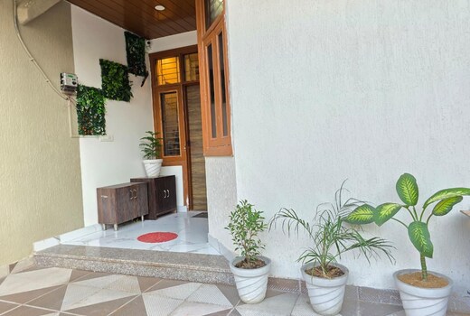 Palm mansion by palm leisure