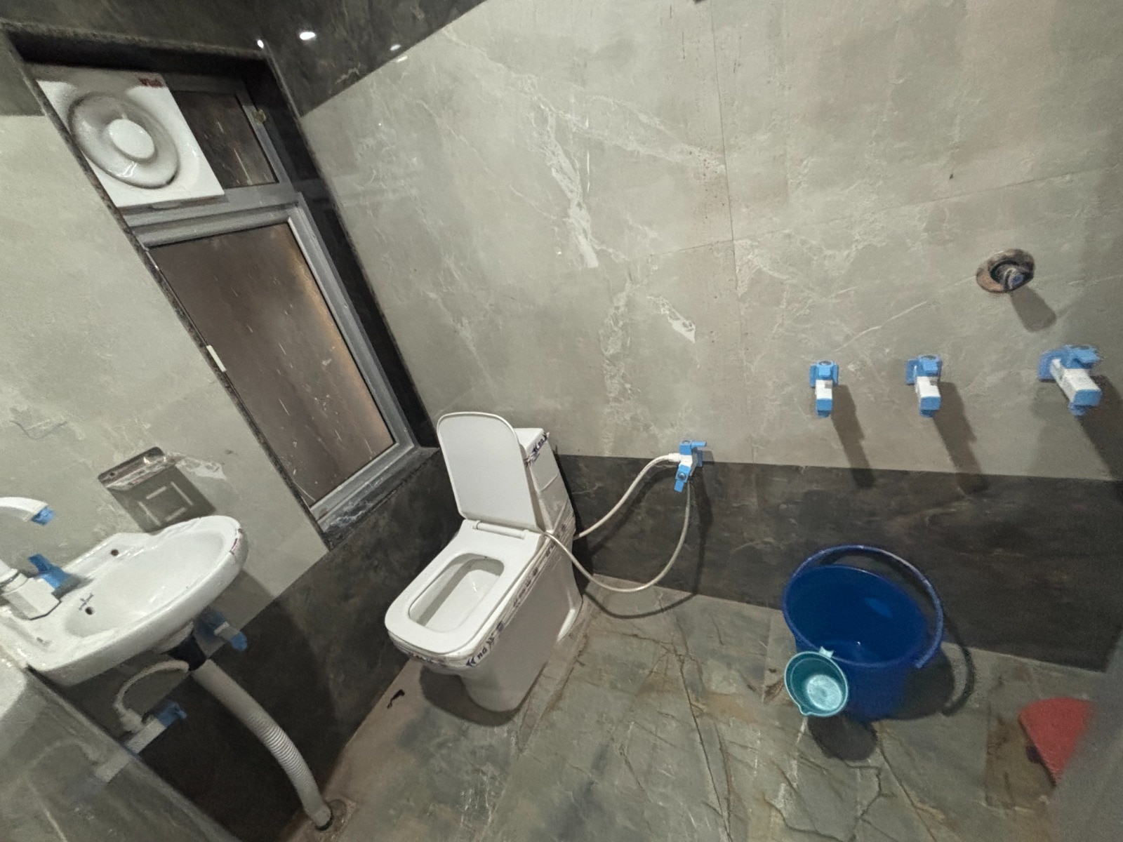 Yuvraj Guest House - Tap to explore photos