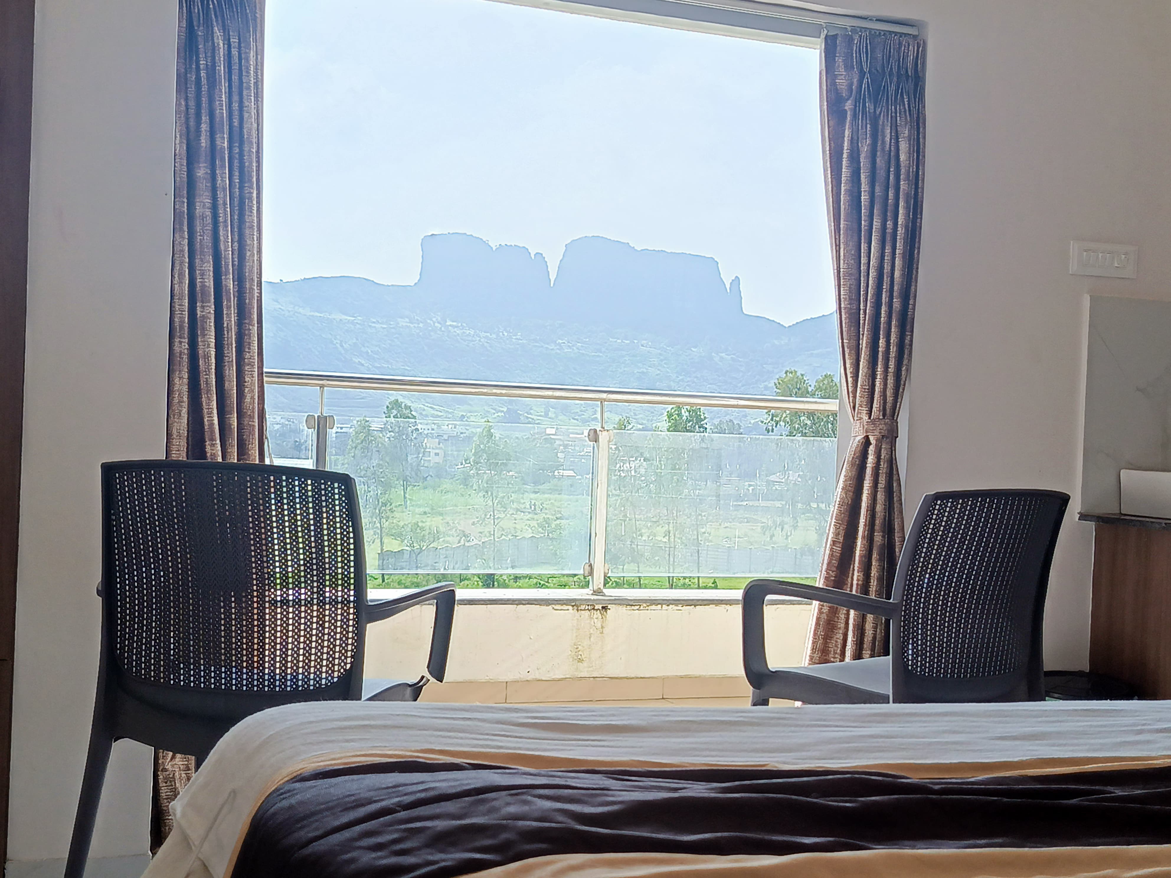 Hotel bramha vieew, Daman