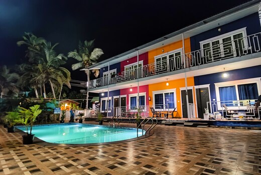 Royal Tulip Beach Cottages | Restaurant & Pool