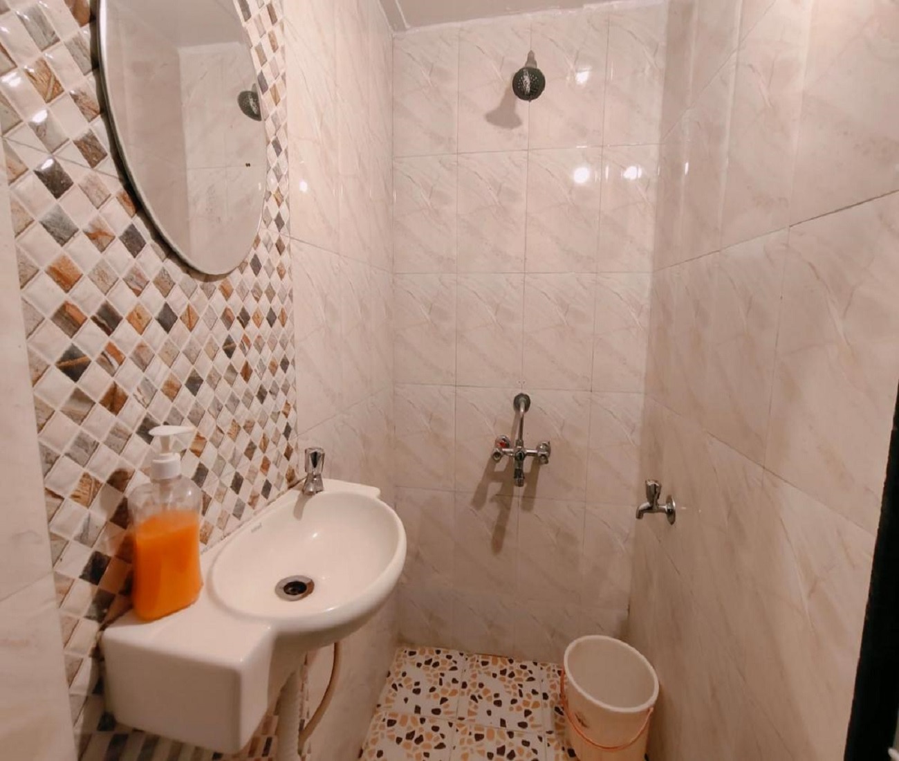 Satyam Guest House - Tap to explore photos