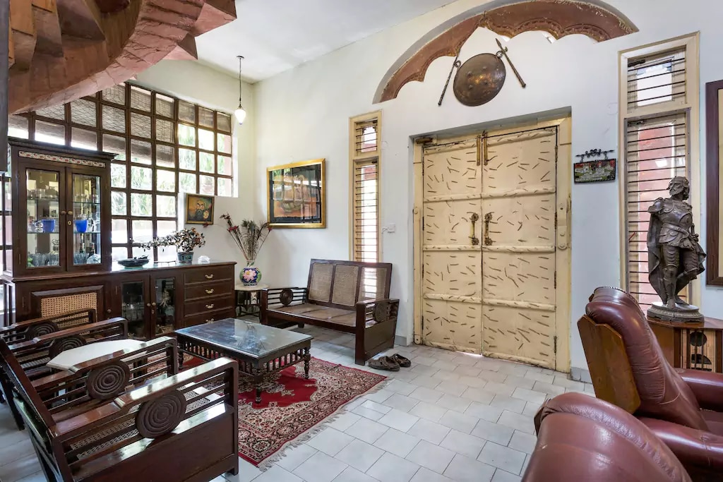 Malhar Haveli Homestay - Tap to explore photos