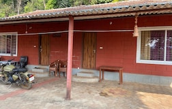10 Bedded Room