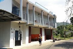 Hotel O Sawang Sana Motel Syariah Near SMAN 1 Sangkapura, Gresik