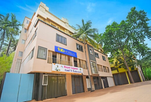 FabHotel Royal Lagoon - Near railway station gate number 1