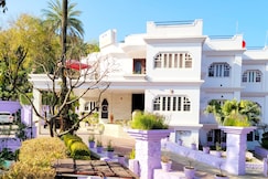 MAGANJI'S ( Pure Vegetarian ) - A COMPLETE FAMILY HOTEL, Mount Abu