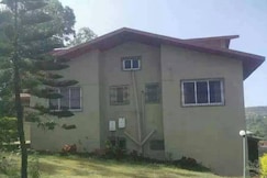 Hill Top Villa, Mahabaleshwar