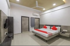 Hotel C.M Palace & Guest House, Kalol