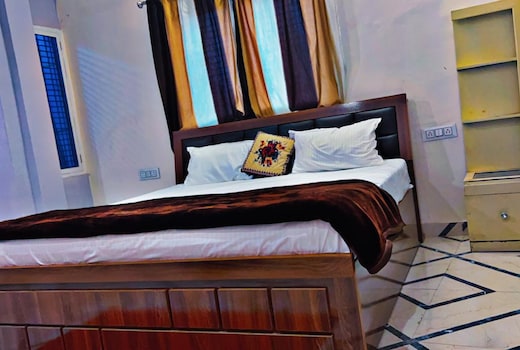 Aishwary Guest House By GRB