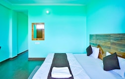 Mountain & Valley View Room with Balcony