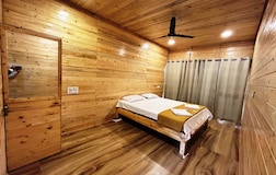 Deluxe Wooden Cottage