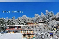 BROS Hostel | Dorms & Private Rooms, Manali