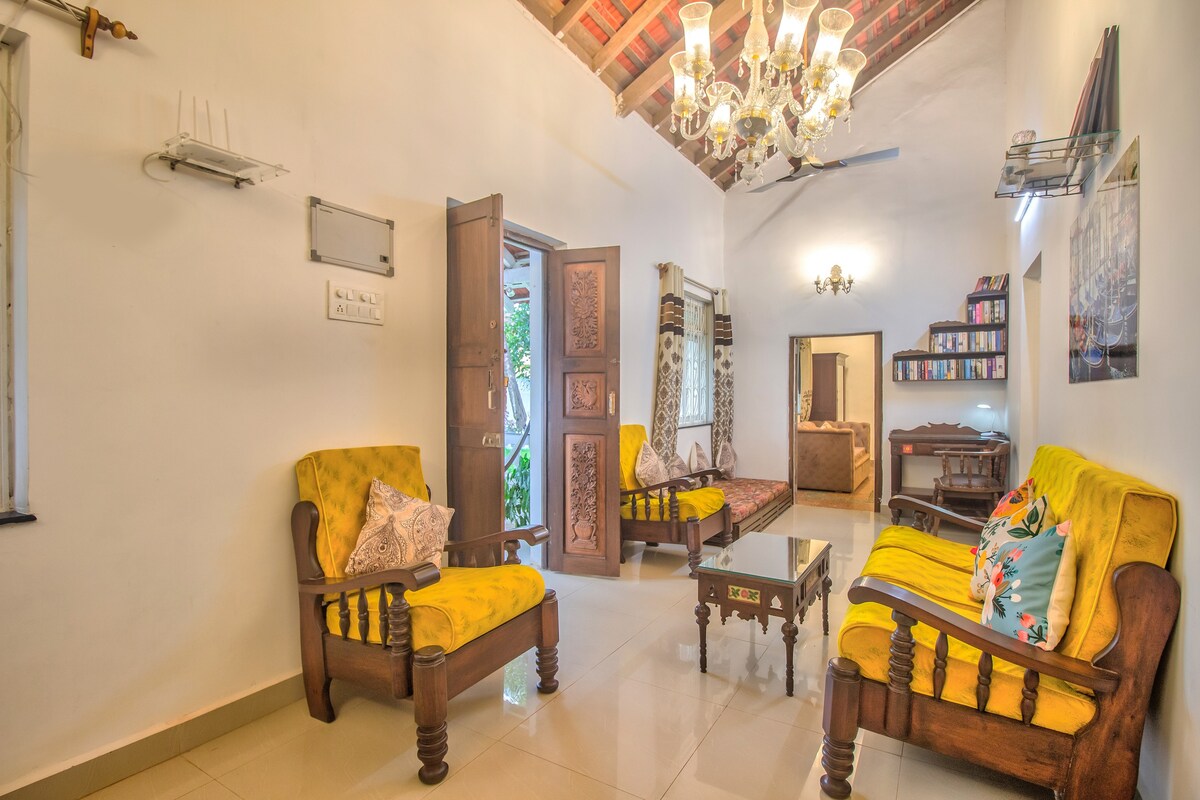 Independent Goan bungalow with private swimming pool - Tap to explore photos