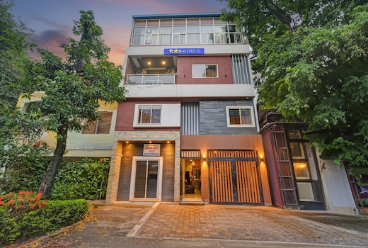 FabHotel Grand Stay Ambedkar Nagar