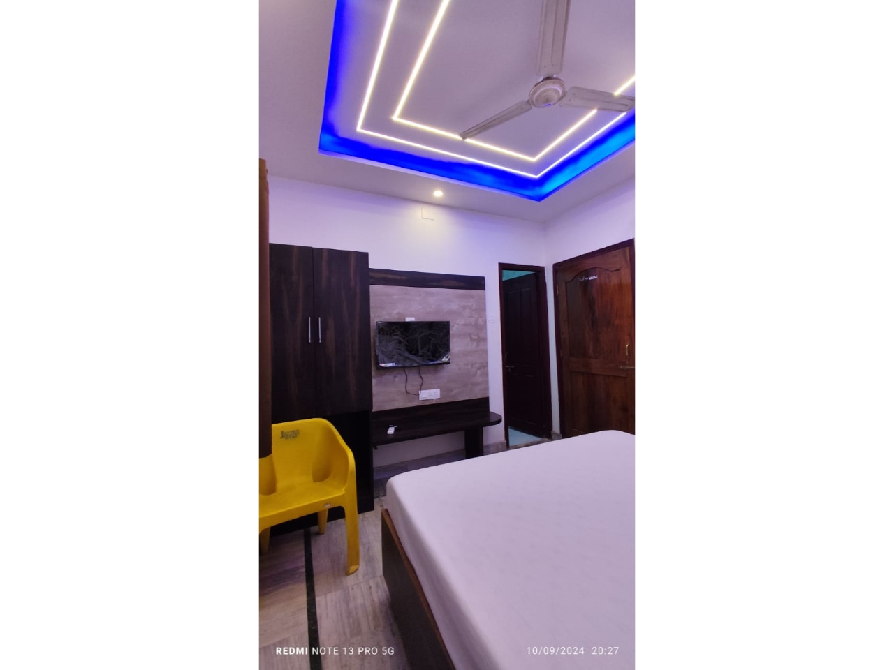 Hotel Nandini, Varanasi - Tap to explore photos