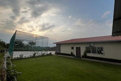 Open Skies Farm by What a Retreat, Karjat