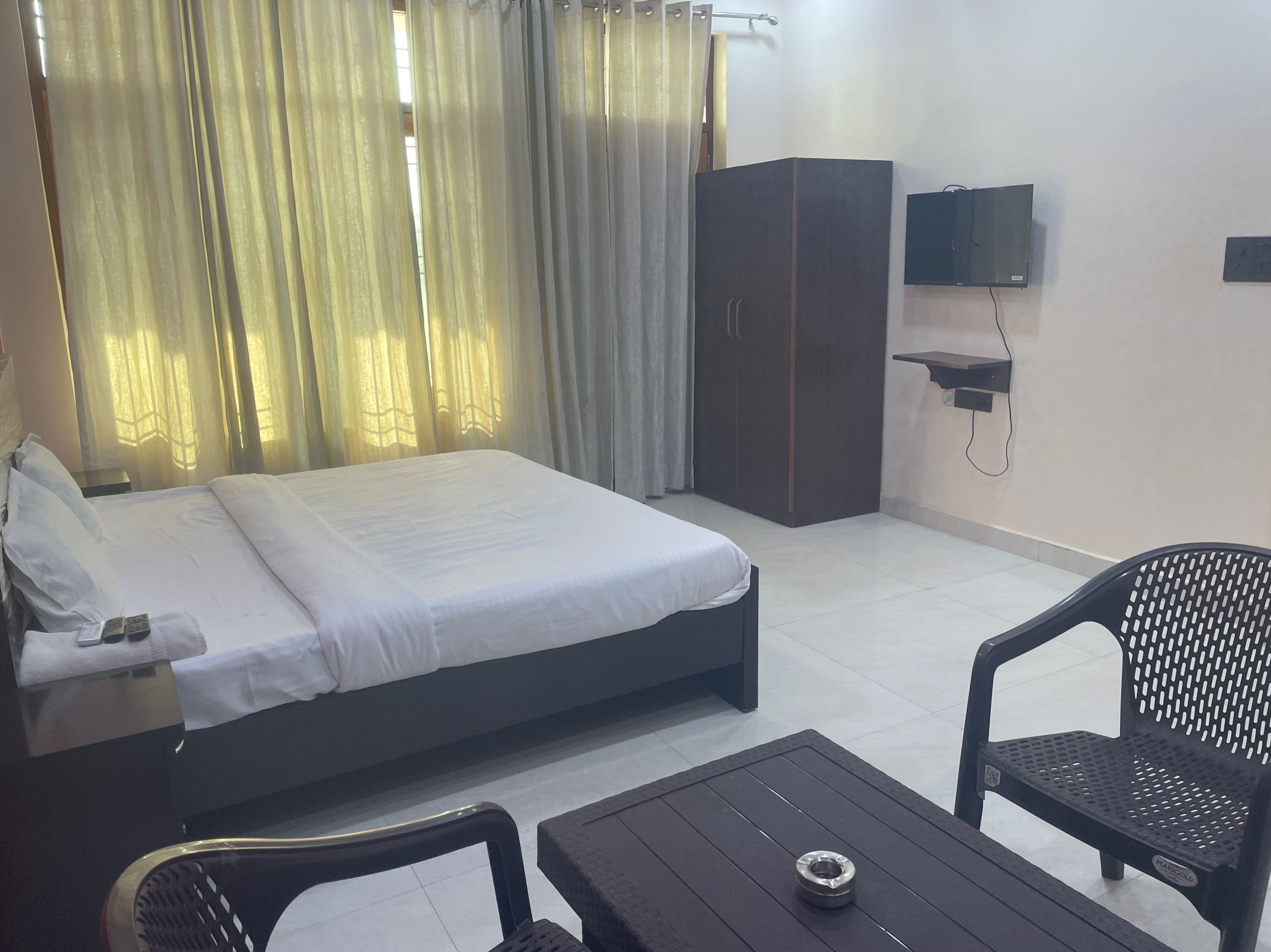 OYO 820760 Hotel Balaji Palace - Tap to explore photos