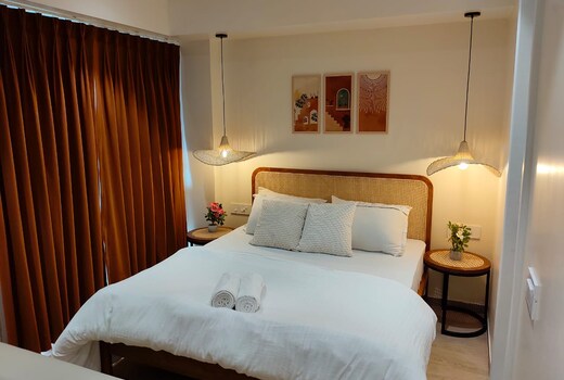 Yugen: Furnished Studio Apt| Near Airport | View