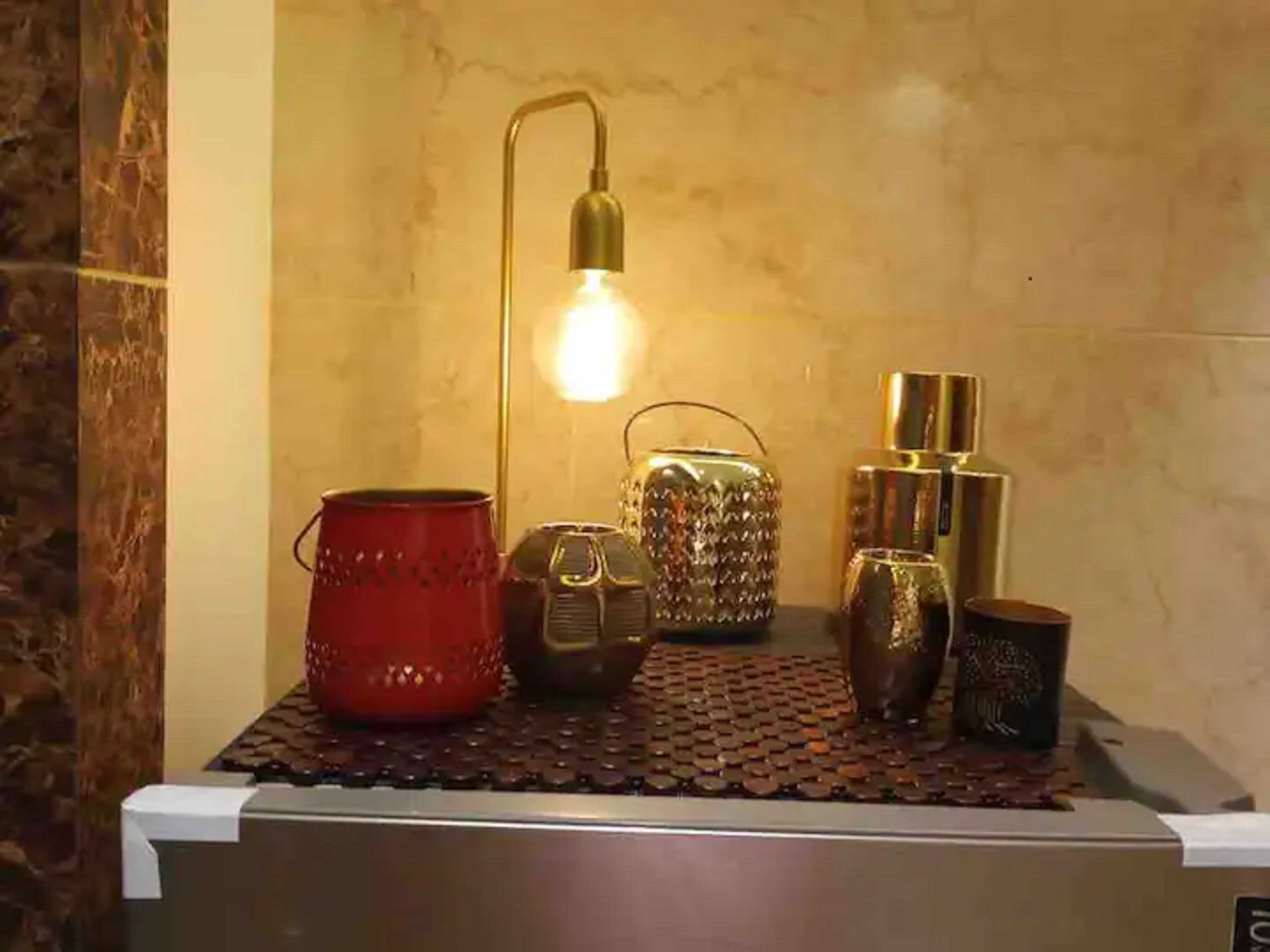 Lovely 1 Bedroom Apartment in New Delhi - Tap to explore photos