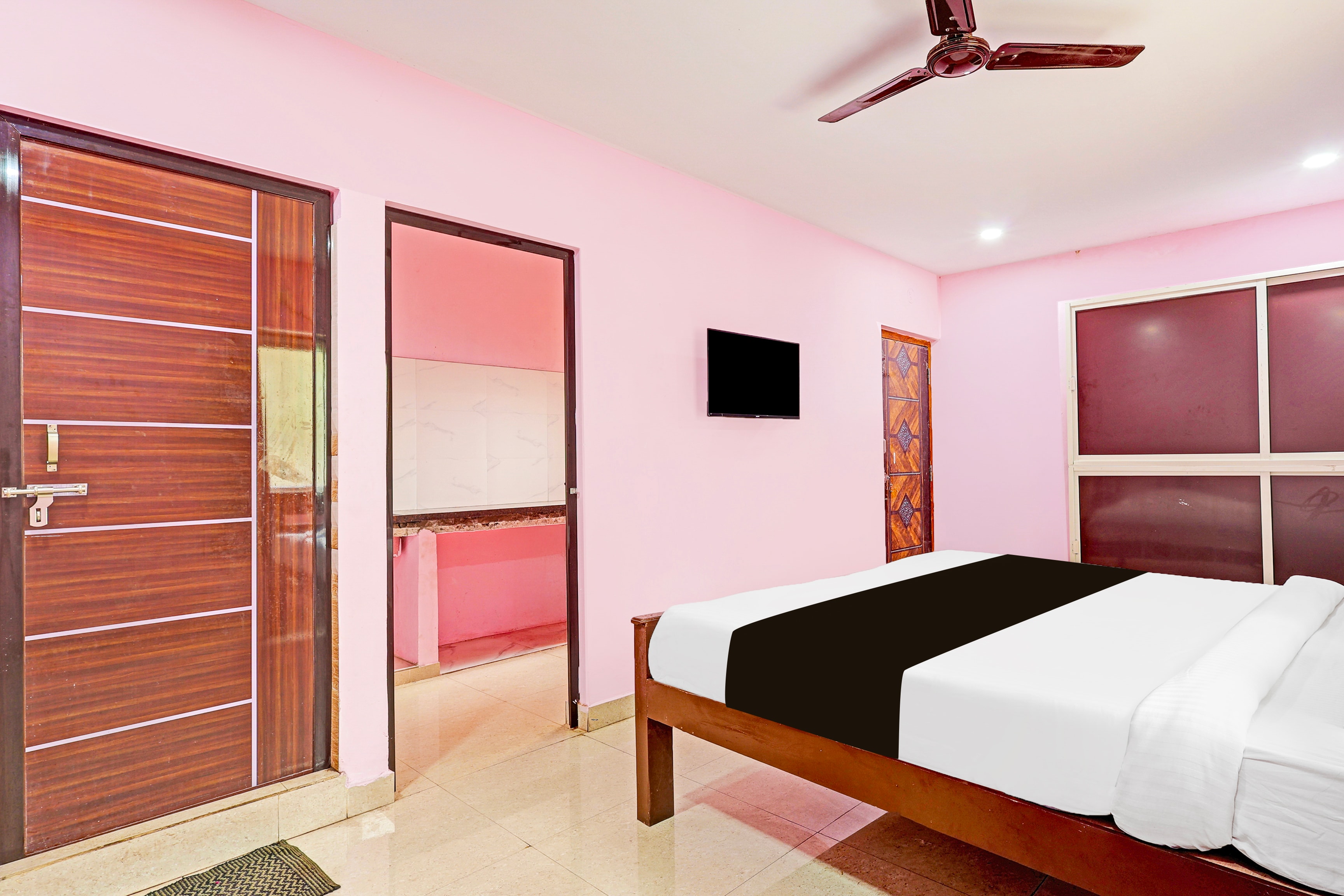 Super Hotel O Daba Gardens Near Dolphin Junction - Tap to explore photos