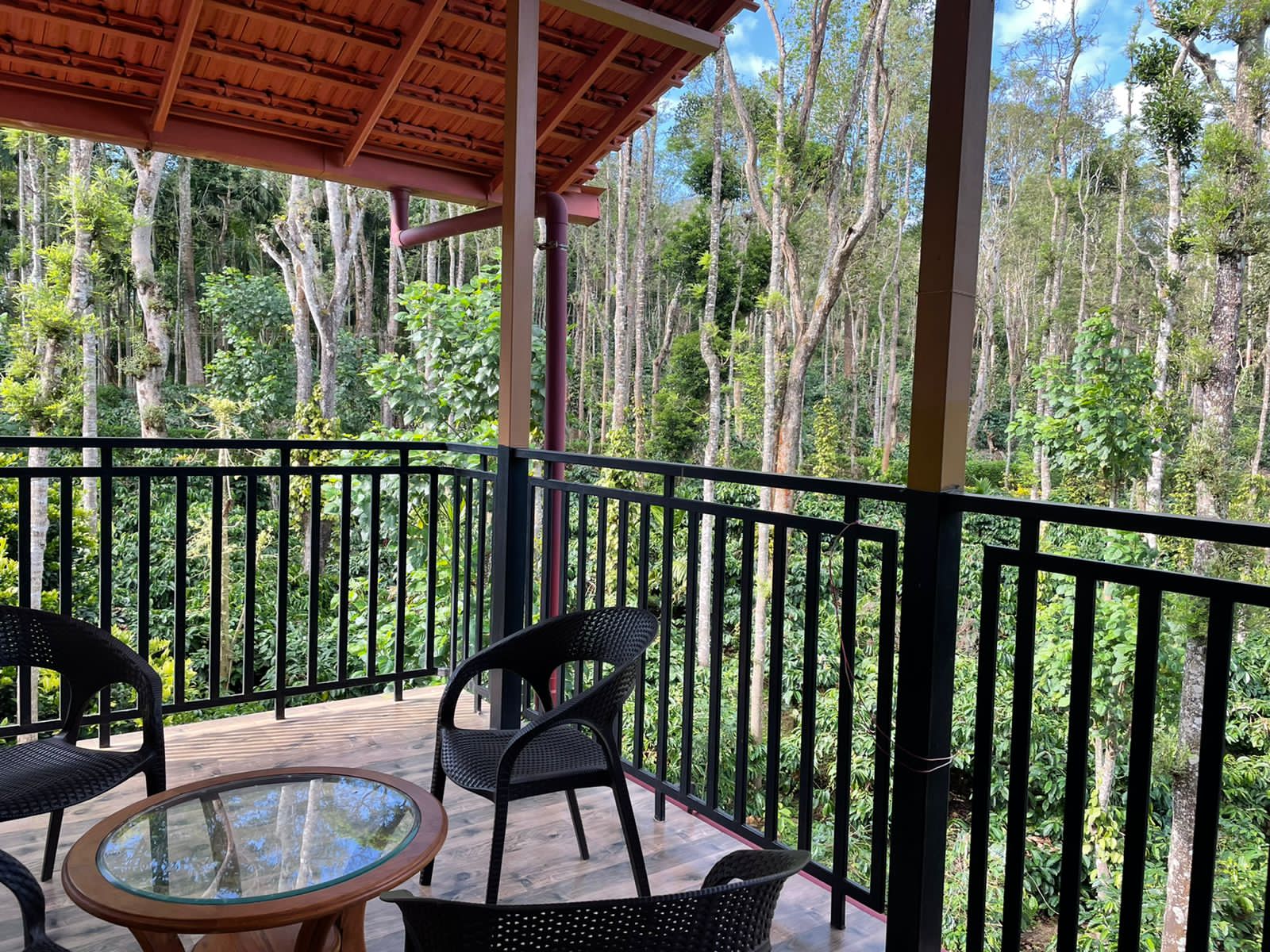 Deepwoodz Villa | Rooms & Caretaker - Tap to explore photos
