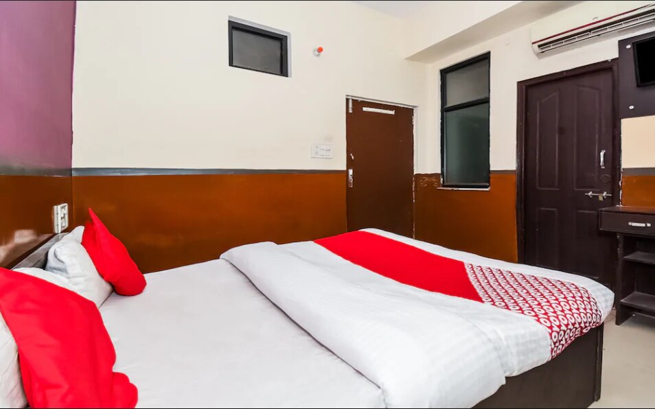 Hotel Nasrani Phool Palace - Tap to explore photos
