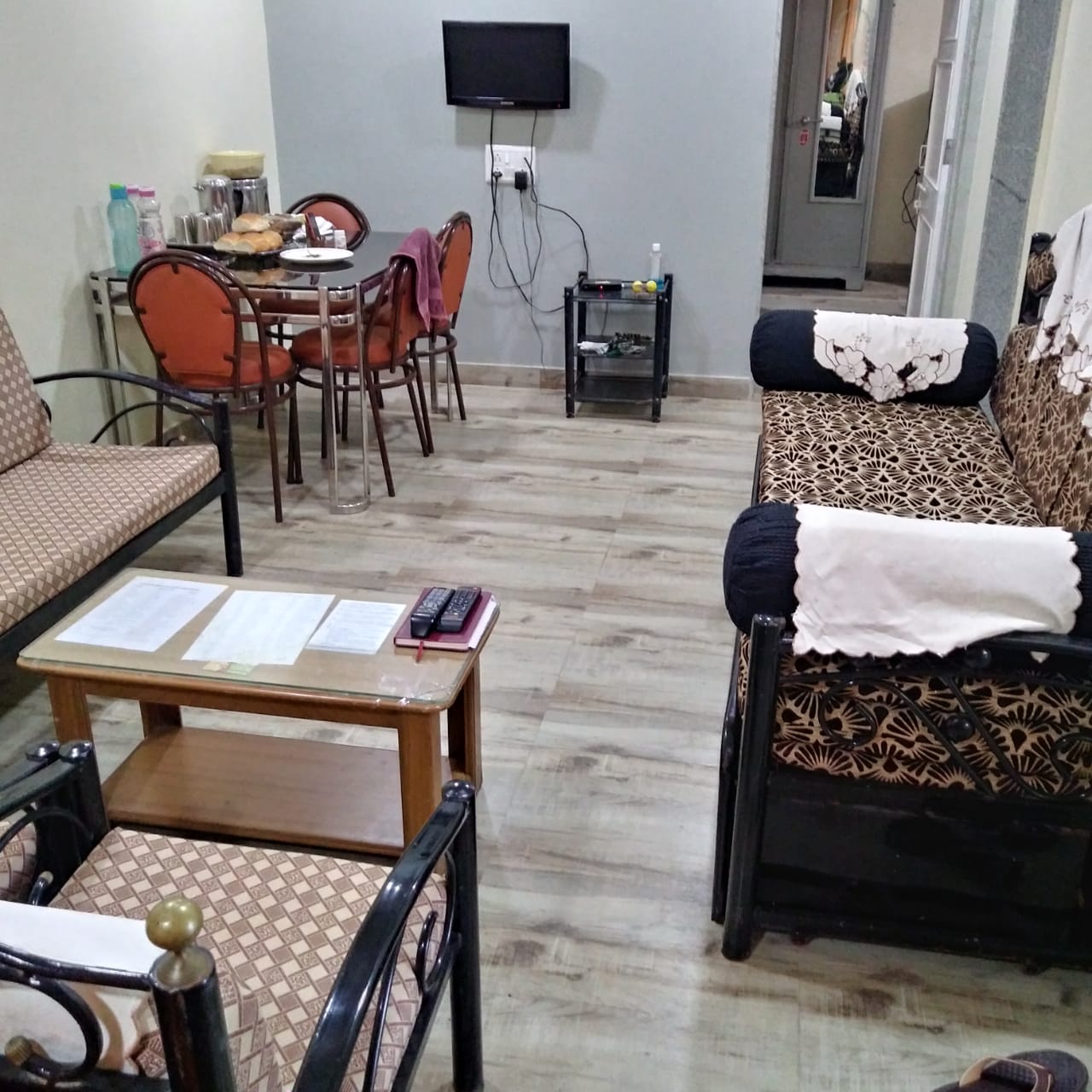 Spacious & Cozy Cottage in the heart of Lonavala - Tap to explore photos