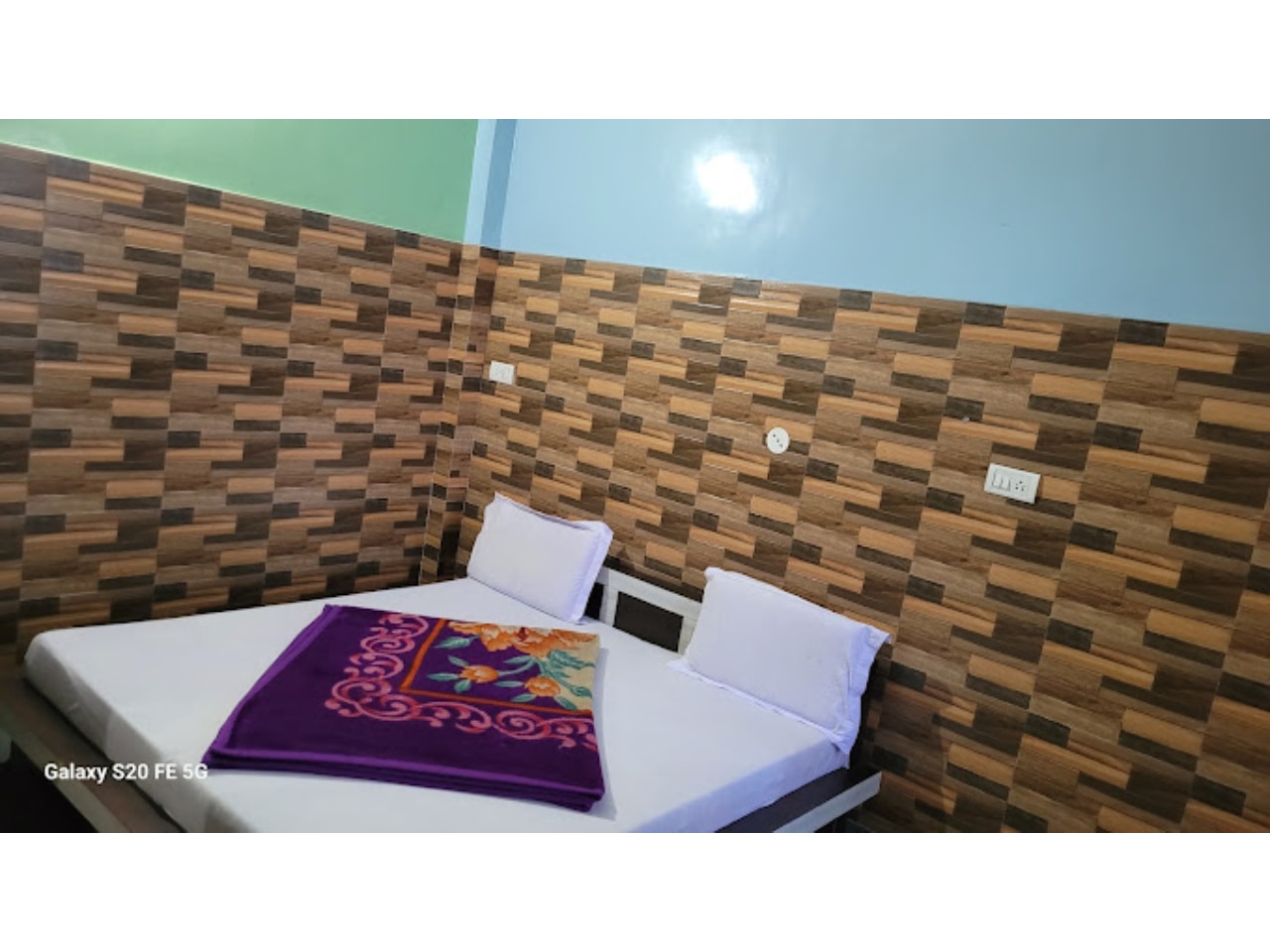 Subhdra Guest House Chintpurni - Tap to explore photos