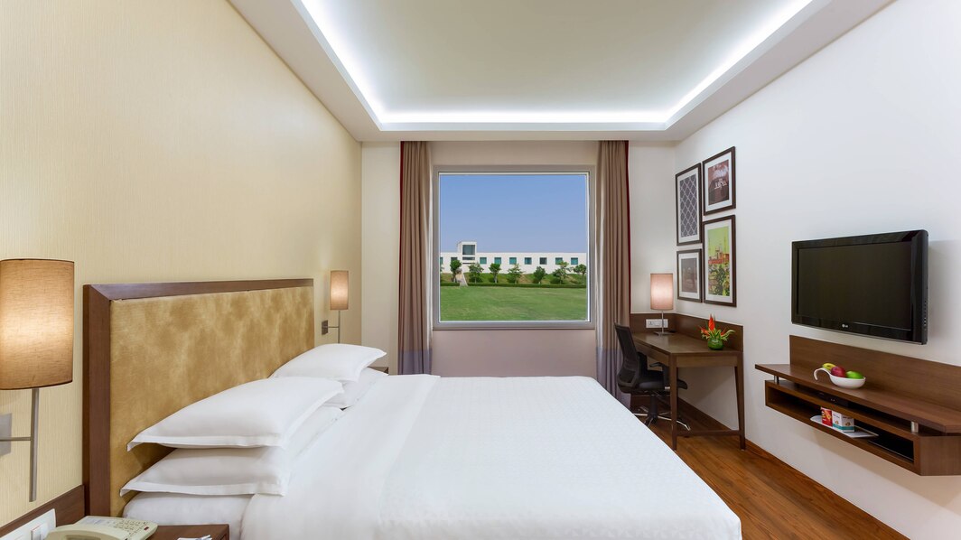 Four Points by Sheraton New Delhi Airport - Tap to explore photos