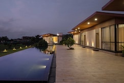 River's Edge By Escape Stays, Nashik