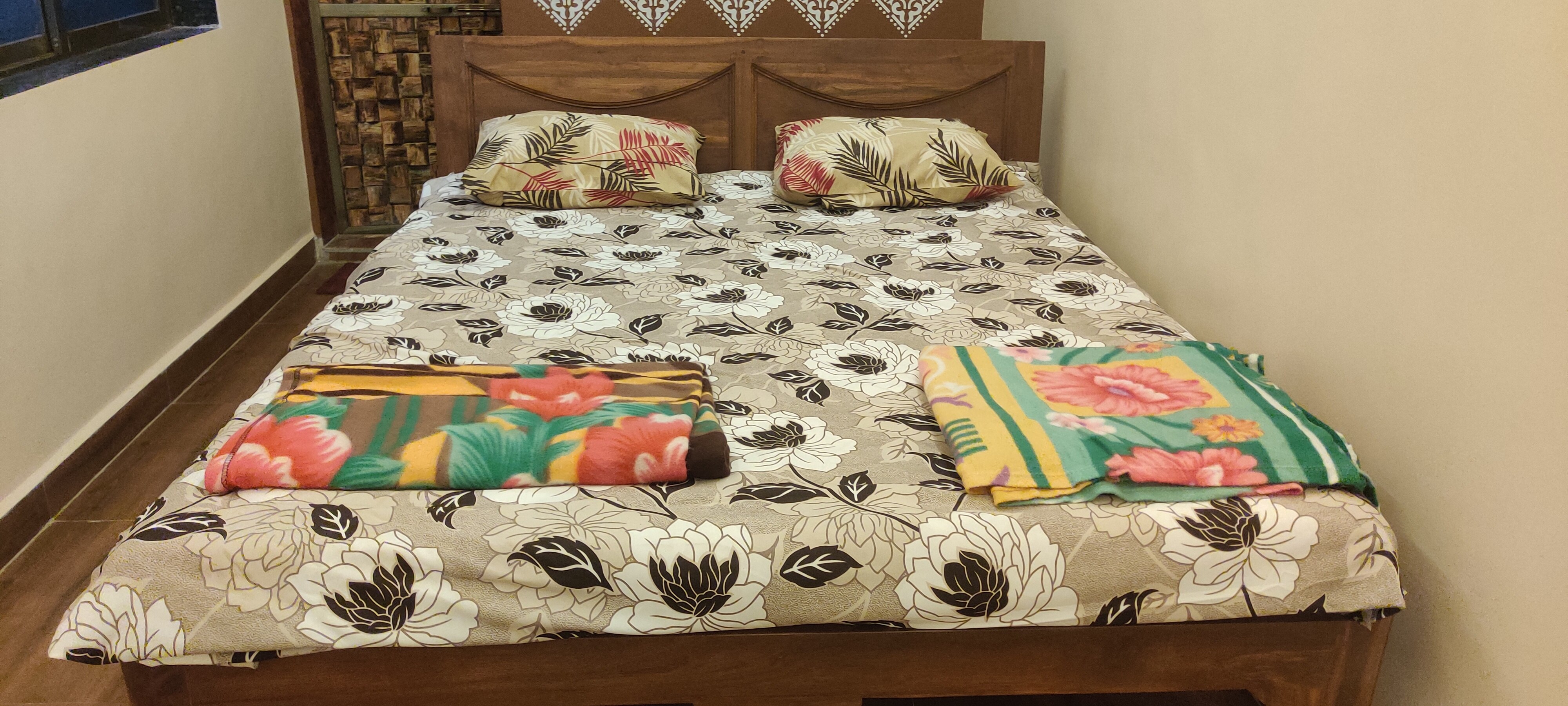 Swami Krupa Home Stay - Tap to explore photos