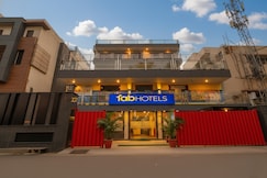 FabHotel Kirti Nagar, Delhi