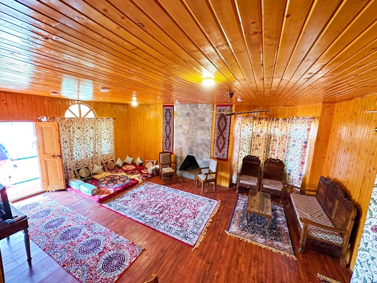 Footprint Cottage , Doodhpathri - Tap to explore photos