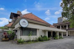 Hotel O near Kampung Batik Kauman formerly Chakra Homestay, Sragen
