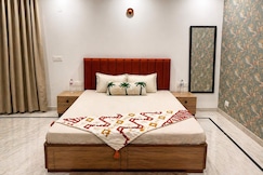 Alaya Luxe 2BR with Private Patio, Kharar