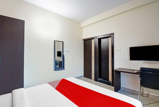 Hotel O SR PALACE