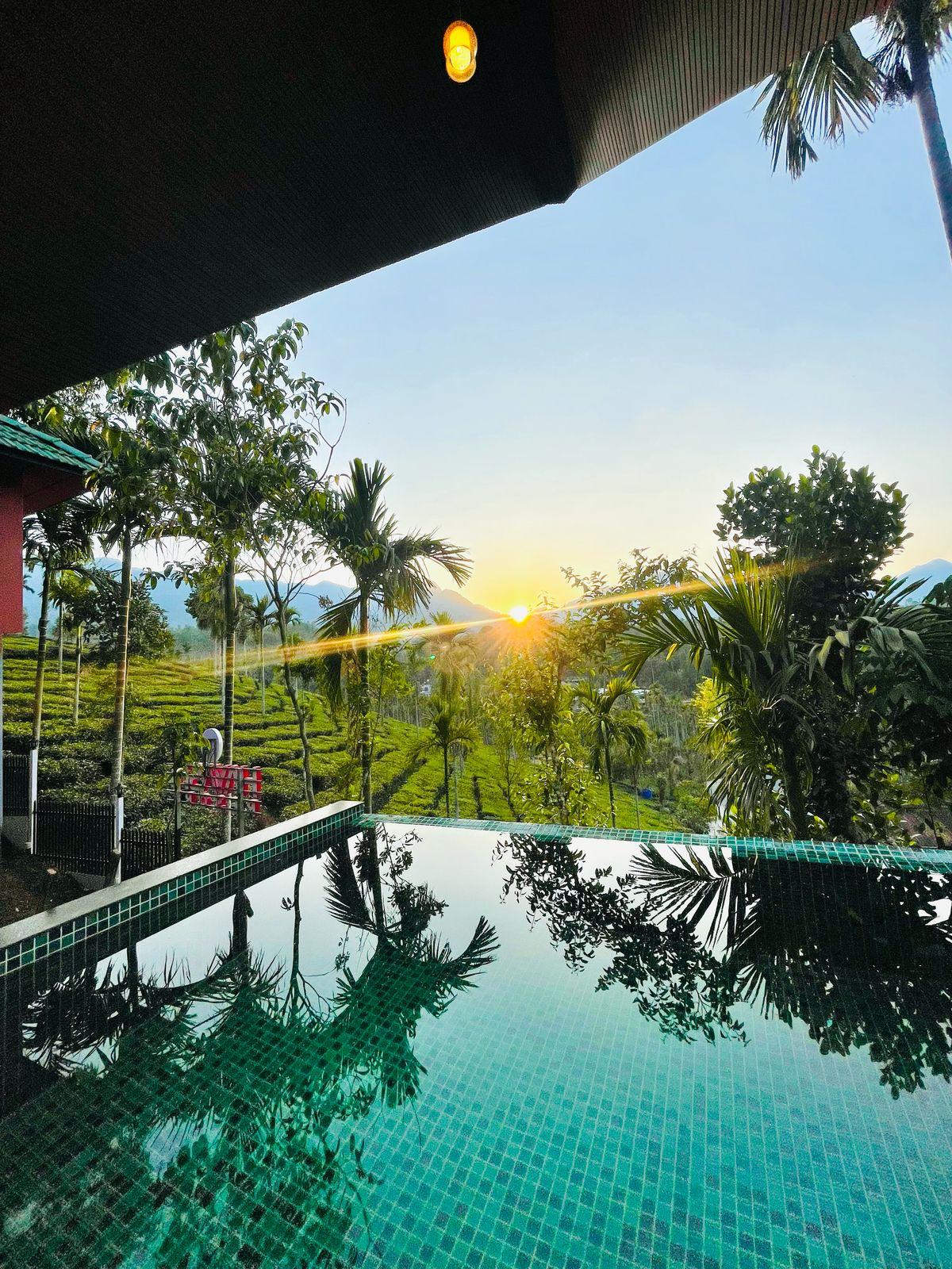 HAYASHI RESORT - Tap to explore photos