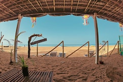 Cozinn B102 at Gokarna Beach, Ankola