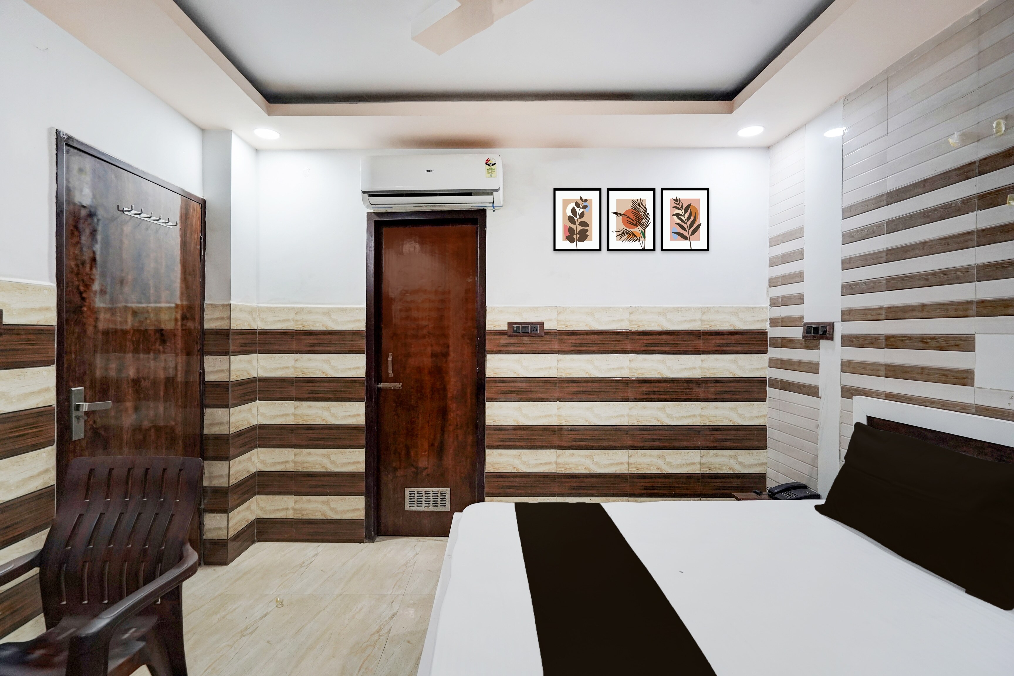SPOT ON Hotel Town House - Tap to explore photos