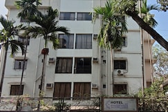 Hotel Manali, Mumbai