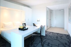 art'otel Cologne, Dusseldorf