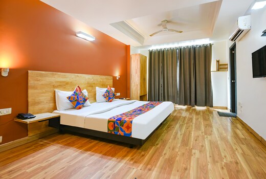 FabHotel La Serene NFC - Near Fortis Escorts Heart Institute