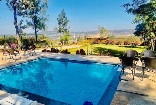 West Valley Villa Casa East