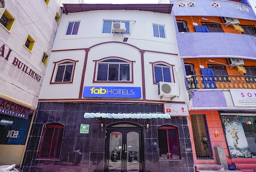 FabExpress Lloyds Inn I - Nr Korea Embassy, Royapettah