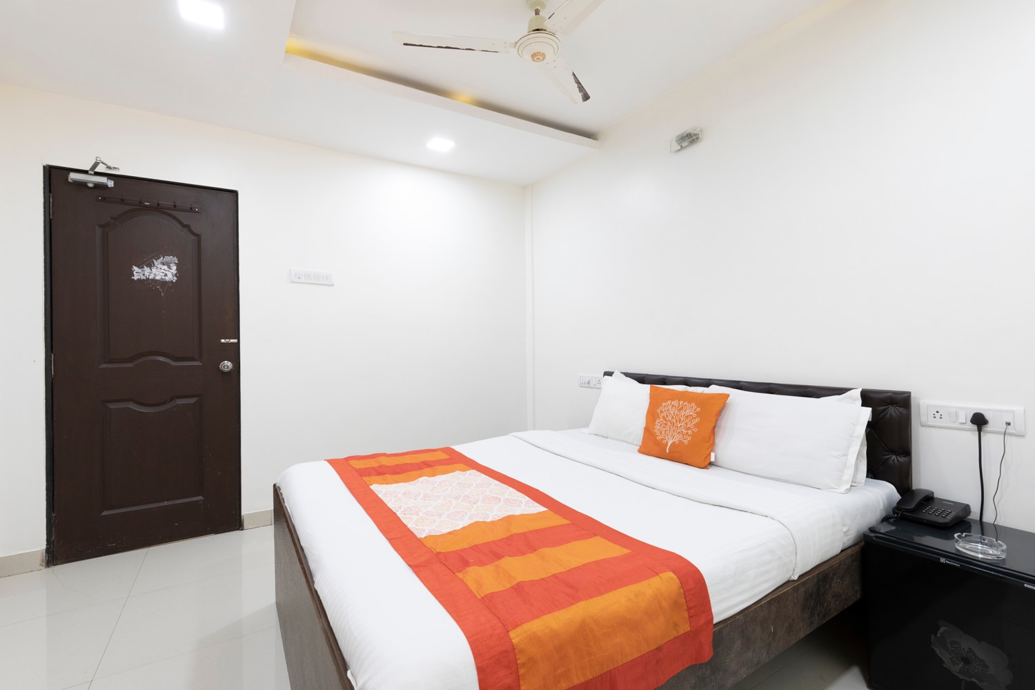 Hotel Girgaon Palace - Tap to explore photos