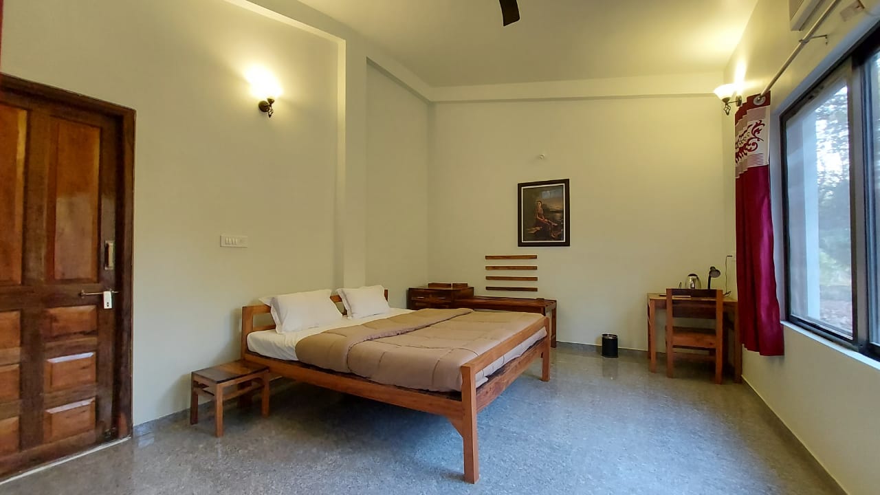 The Forest Haven I Luxury Bungalow near Kanha National Park - Tap to explore photos